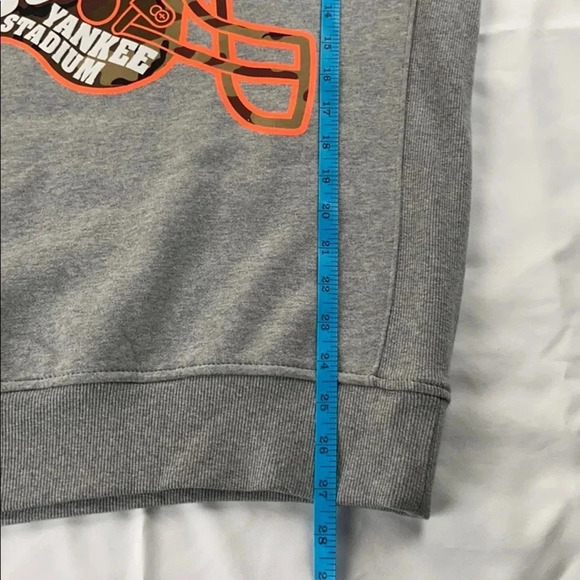 NWT New ERA Sweatshirt Gray Helmet Graphic Crewneck Size Small - Picture 9 of 10